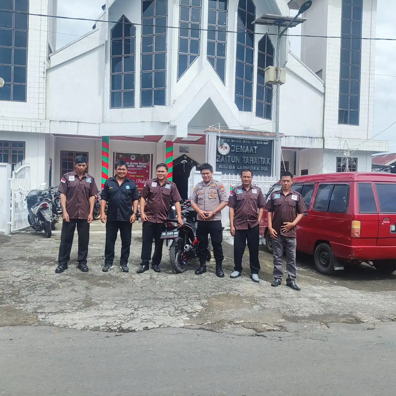 Polsek Langowan Intensifkan Pengamanan Ibadah dan Patroli Cipkon di Hari Minggu